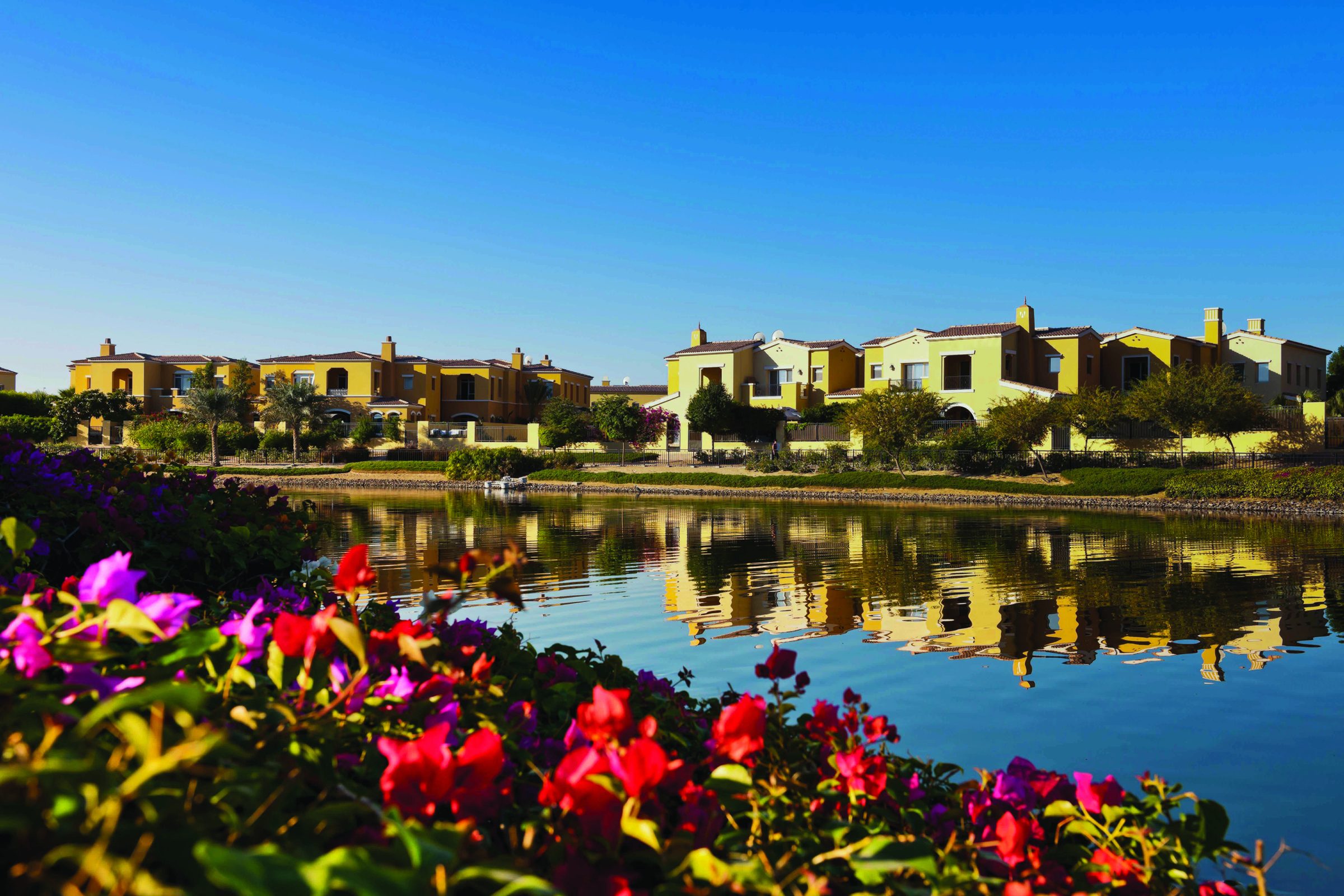 Arabian Ranches villas beside the community lake